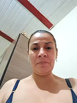 Snapshot of Zaralu_ chatting on October 2025 01:29:01 PM Zaralu online show from October 2025 01:29:01 PM