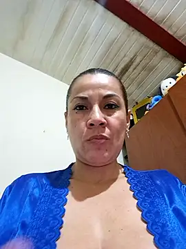 Snapshot of Zaralu_ chatting on January 2026 01:05:02 PM Zaralu online show from January 2026 01:05:02 PM