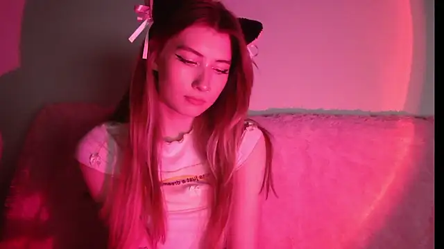 ErikaShyy online show from December 2024 04:37:01 PM