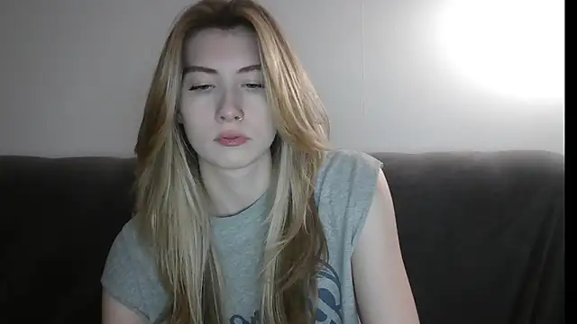 ErikaShyy online show from February 2025 03:20:01 PM