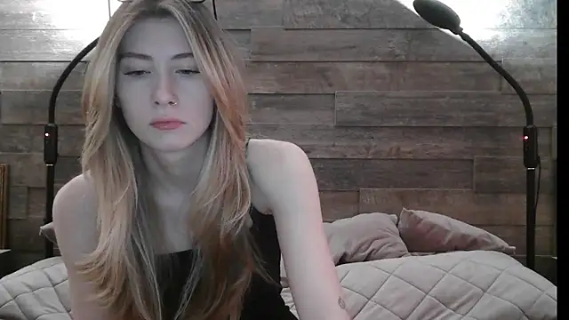 ErikaShyy online show from February 2025 07:23:01 AM