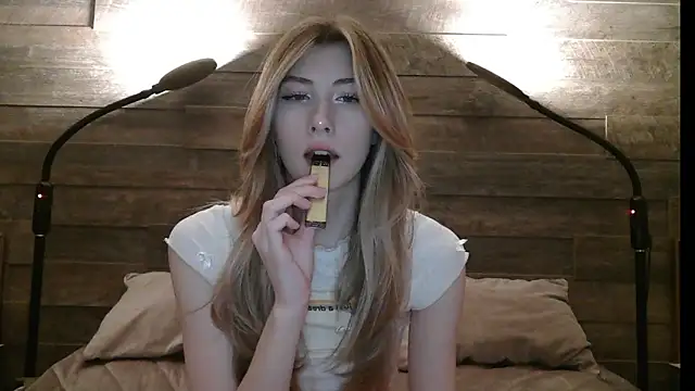 ErikaShyy online show from March 2025 07:24:01 AM