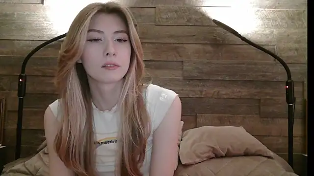 ErikaShyy online show from March 2025 11:42:02 AM