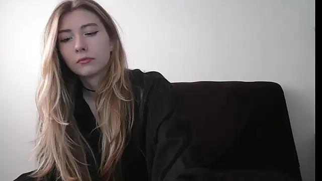 ErikaShyy online show from September 2025 03:11:01 PM