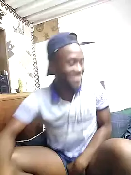 Snapshot of bull_Giant chatting on December 2024 08:16:01 PM bull Giant online show from December 2024 08:16:01 PM