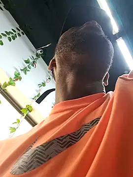 Snapshot of bull_Giant chatting on December 2024 08:03:02 AM bull Giant online show from December 2024 08:03:02 AM