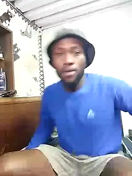 Snapshot of bull_Giant chatting on December 2024 08:37:02 PM bull Giant online show from December 2024 08:37:02 PM