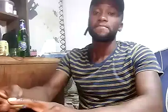 Snapshot of bull_Giant chatting on December 2024 09:18:02 PM bull Giant online show from December 2024 09:18:02 PM