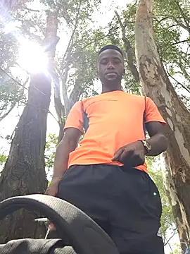 Snapshot of bull_Giant chatting on December 2024 07:15:02 AM bull Giant online show from December 2024 07:15:02 AM