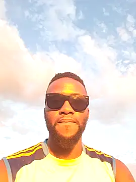 Snapshot of bull_Giant chatting on February 2025 04:54:02 PM bull Giant online show from February 2025 04:54:02 PM