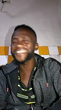 Snapshot of bull_Giant chatting on March 2025 07:02:01 PM bull Giant online show from March 2025 07:02:01 PM