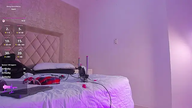 LiaFlowers online show from January 2025 01:26:01 AM