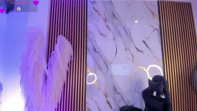 LiaFlowers online show from April 2026 01:53:01 AM