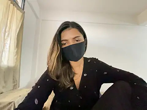 Snapshot of MaYaa__11 chatting on December 2024 11:17:01 AM MaYaa 11 online show from December 2024 11:17:01 AM