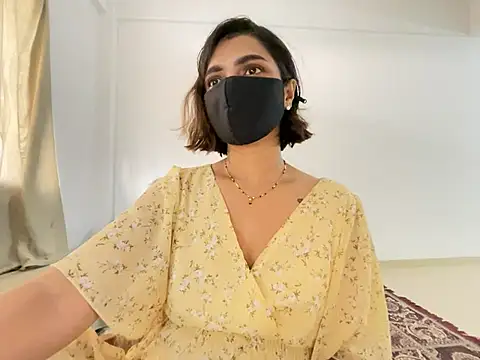 Snapshot of MaYaa__11 chatting on January 2025 11:35:01 AM MaYaa 11 online show from January 2025 11:35:01 AM