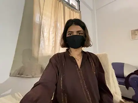 Snapshot of MaYaa__11 chatting on January 2025 11:56:01 AM MaYaa 11 online show from January 2025 11:56:01 AM