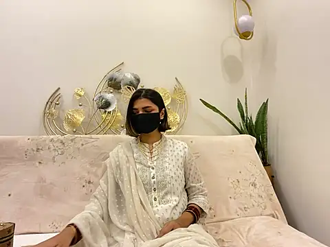 Snapshot of MaYaa__11 chatting on February 2025 12:14:02 PM MaYaa 11 online show from February 2025 12:14:02 PM