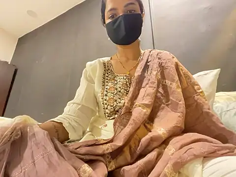 Snapshot of MaYaa__11 chatting on March 2025 06:00:02 PM MaYaa 11 online show from March 2025 06:00:02 PM