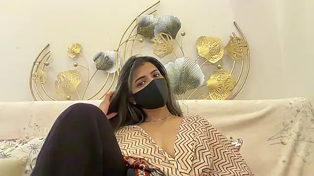 Snapshot of MaYaa__11 chatting on May 2026 08:09:02 AM MaYaa 11 online show from May 2026 08:09:02 AM