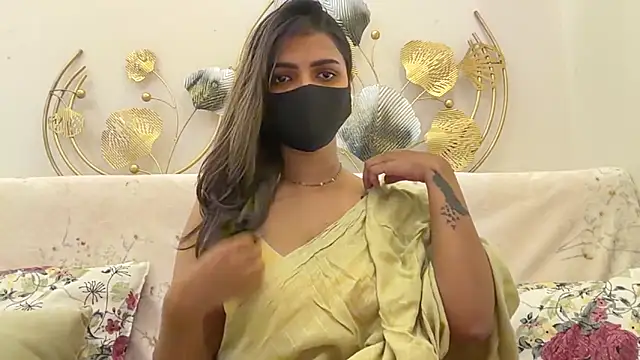 Snapshot of MaYaa__11 chatting on May 2026 07:48:01 AM MaYaa 11 online show from May 2026 07:48:01 AM