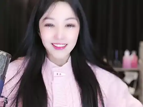 Snapshot of Nuyoah-77 chatting on January 2025 07:05:01 PM Nuyoah-77 online show from January 2025 07:05:01 PM