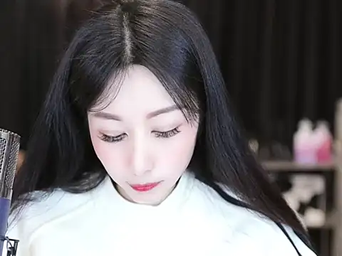 Snapshot of Nuyoah-77 chatting on January 2025 03:50:01 PM Nuyoah-77 online show from January 2025 03:50:01 PM