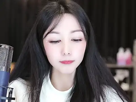 Snapshot of Nuyoah-77 chatting on January 2025 06:53:02 PM Nuyoah-77 online show from January 2025 06:53:02 PM