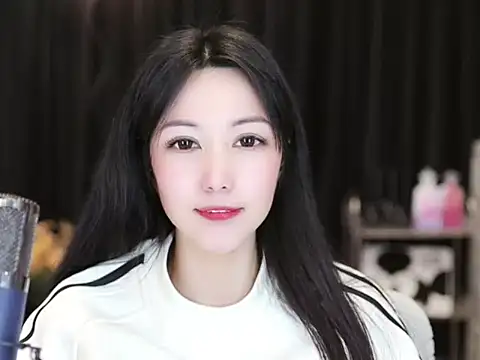 Snapshot of Nuyoah-77 chatting on January 2025 04:05:01 PM Nuyoah-77 online show from January 2025 04:05:01 PM