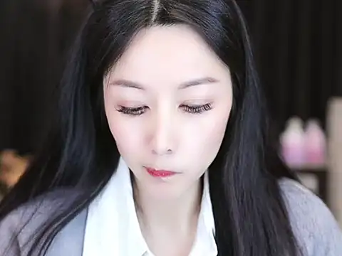 Snapshot of Nuyoah-77 chatting on January 2025 04:03:01 PM Nuyoah-77 online show from January 2025 04:03:01 PM