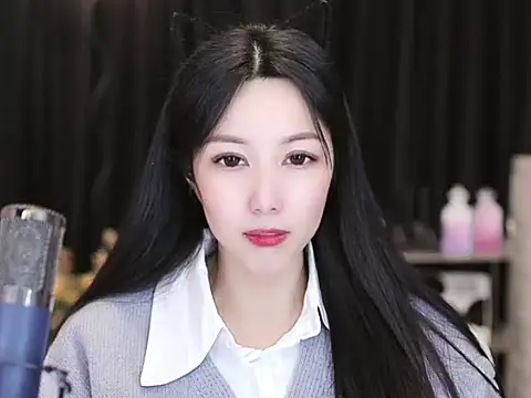 Snapshot of Nuyoah-77 chatting on January 2025 07:07:02 PM Nuyoah-77 online show from January 2025 07:07:02 PM