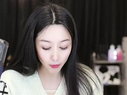 Snapshot of Nuyoah-77 chatting on February 2025 03:01:02 PM Nuyoah-77 online show from February 2025 03:01:02 PM