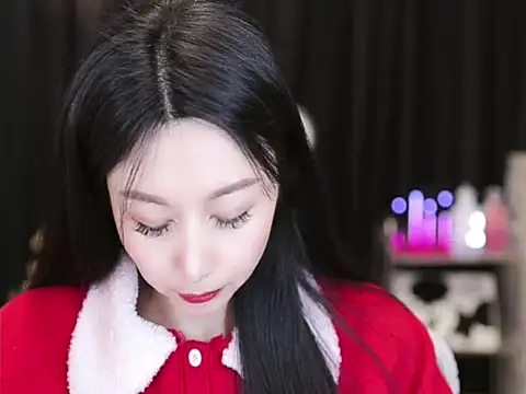 Snapshot of Nuyoah-77 chatting on February 2025 02:31:02 PM Nuyoah-77 online show from February 2025 02:31:02 PM