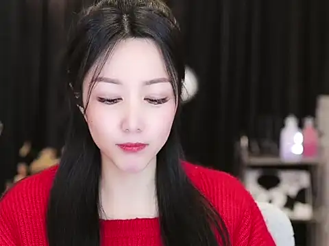 Snapshot of Nuyoah-77 chatting on February 2025 03:58:01 PM Nuyoah-77 online show from February 2025 03:58:01 PM