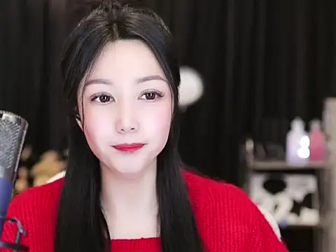 Snapshot of Nuyoah-77 chatting on February 2025 07:02:01 PM Nuyoah-77 online show from February 2025 07:02:01 PM