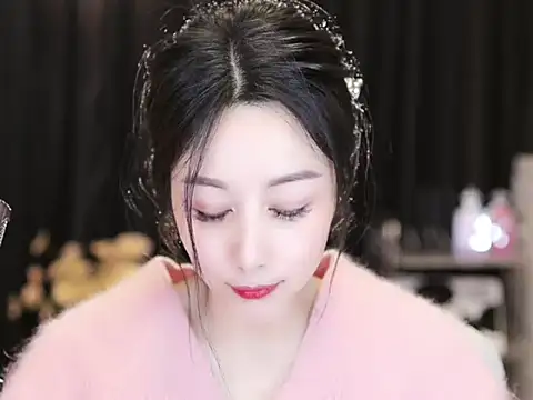 Snapshot of Nuyoah-77 chatting on February 2025 06:10:02 PM Nuyoah-77 online show from February 2025 06:10:02 PM