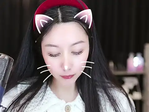 Snapshot of Nuyoah-77 chatting on February 2025 04:03:02 PM Nuyoah-77 online show from February 2025 04:03:02 PM