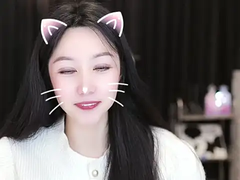 Snapshot of Nuyoah-77 chatting on February 2025 04:04:02 PM Nuyoah-77 online show from February 2025 04:04:02 PM