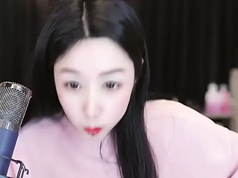 Snapshot of Nuyoah-77 chatting on March 2025 04:13:02 PM Nuyoah-77 online show from March 2025 04:13:02 PM