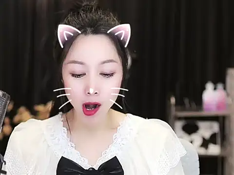 Snapshot of Nuyoah-77 chatting on March 2025 04:43:02 PM Nuyoah-77 online show from March 2025 04:43:02 PM