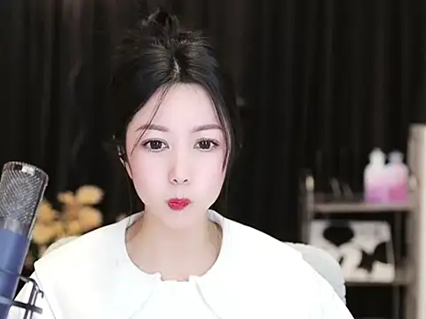 Snapshot of Nuyoah-77 chatting on March 2025 07:06:01 PM Nuyoah-77 online show from March 2025 07:06:01 PM