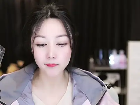 Snapshot of Nuyoah-77 chatting on March 2025 06:31:01 PM Nuyoah-77 online show from March 2025 06:31:01 PM