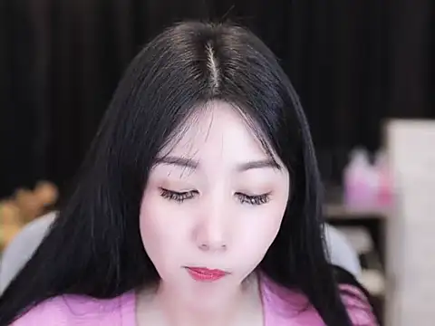 Snapshot of Nuyoah-77 chatting on September 2025 03:12:01 PM Nuyoah-77 online show from September 2025 03:12:01 PM