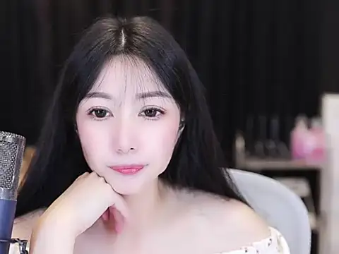 Snapshot of Nuyoah-77 chatting on September 2025 05:14:02 PM Nuyoah-77 online show from September 2025 05:14:02 PM