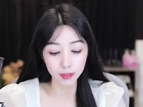 Snapshot of Nuyoah-77 chatting on September 2025 04:30:01 PM Nuyoah-77 online show from September 2025 04:30:01 PM