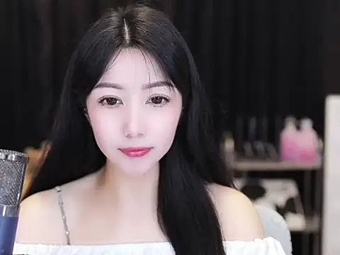 Snapshot of Nuyoah-77 chatting on September 2025 04:20:01 PM Nuyoah-77 online show from September 2025 04:20:01 PM