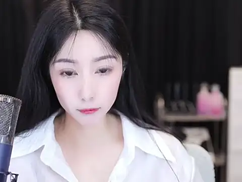 Snapshot of Nuyoah-77 chatting on October 2025 04:02:01 PM Nuyoah-77 online show from October 2025 04:02:01 PM