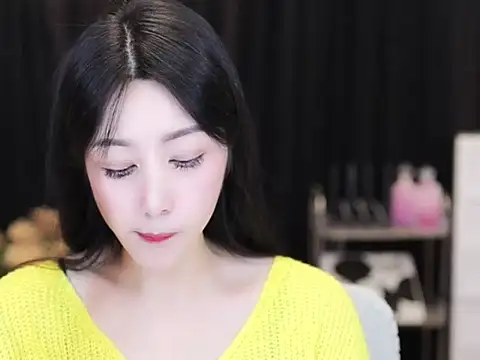 Snapshot of Nuyoah-77 chatting on October 2025 04:03:02 PM Nuyoah-77 online show from October 2025 04:03:02 PM