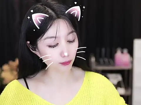 Snapshot of Nuyoah-77 chatting on October 2025 03:54:01 PM Nuyoah-77 online show from October 2025 03:54:01 PM