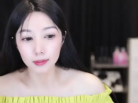 Snapshot of Nuyoah-77 chatting on October 2025 04:05:02 PM Nuyoah-77 online show from October 2025 04:05:02 PM