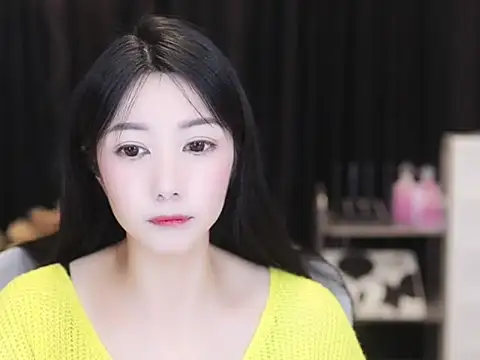 Snapshot of Nuyoah-77 chatting on October 2025 03:21:02 PM Nuyoah-77 online show from October 2025 03:21:02 PM